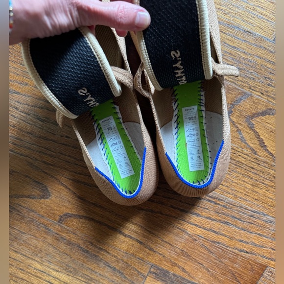 Like new Rothys flats - Picture 3 of 4
